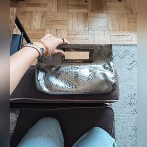 Michael Kors, Snakeskin Print Clutch (Silver)